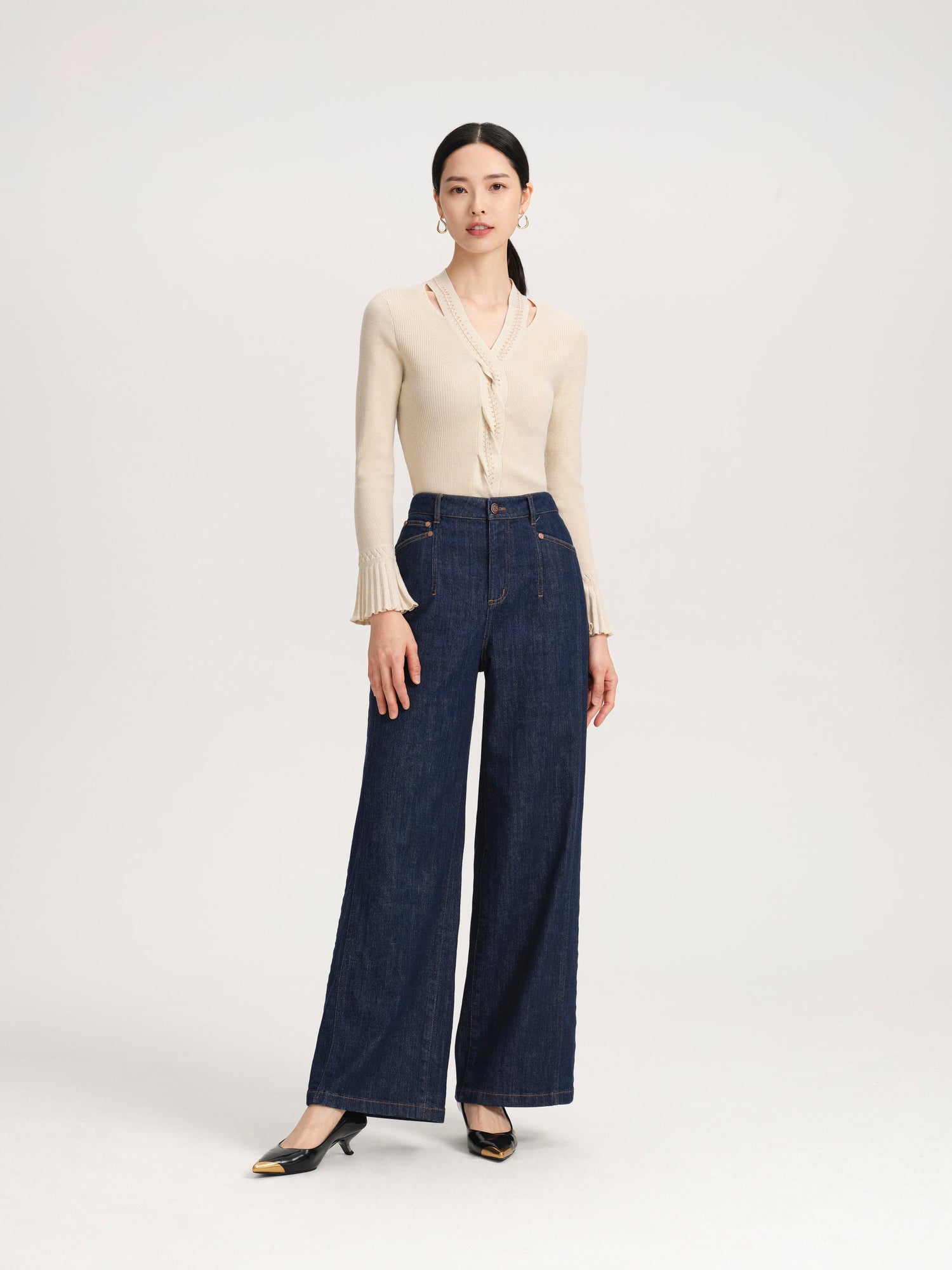 Wool Fit Long-Sleeves V-Neck Sweater Top | Beige