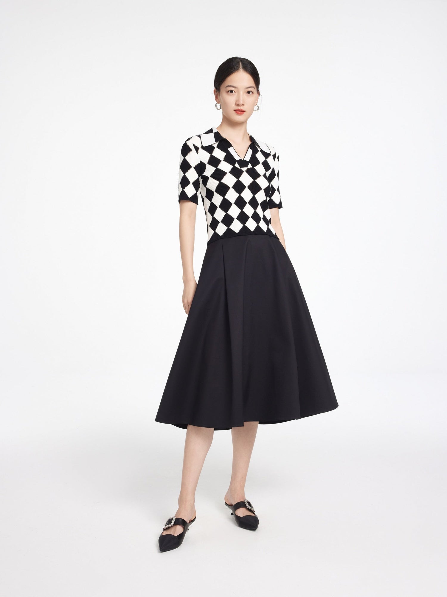 Rhombic Pattern Knit Sweater | Black
