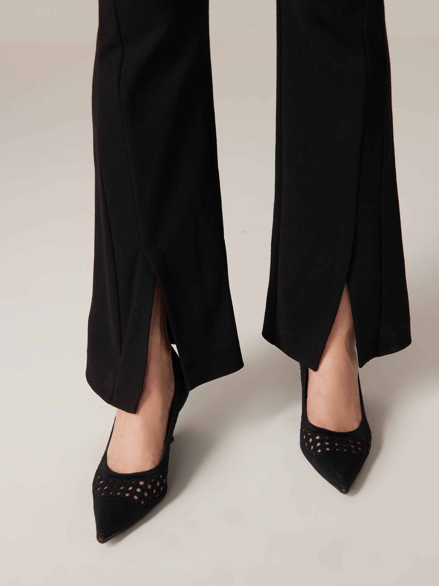 High-Waisted Bottom Cut Pant | Black