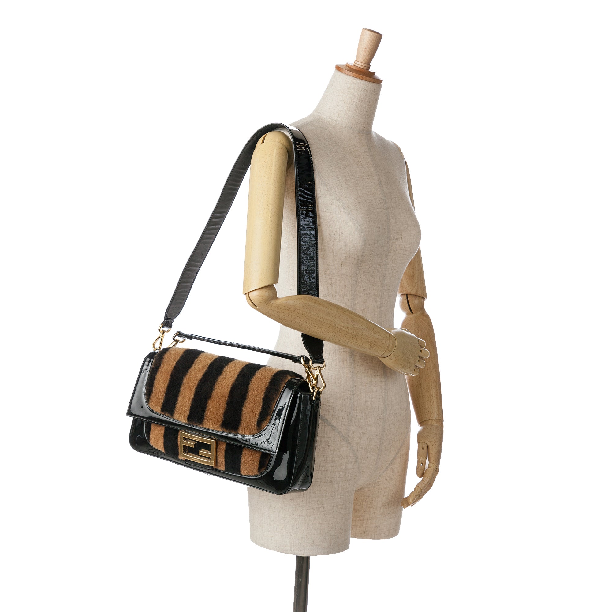 Fendi | Pre-Owned Shearling Pequin Baguette Satchel | Black