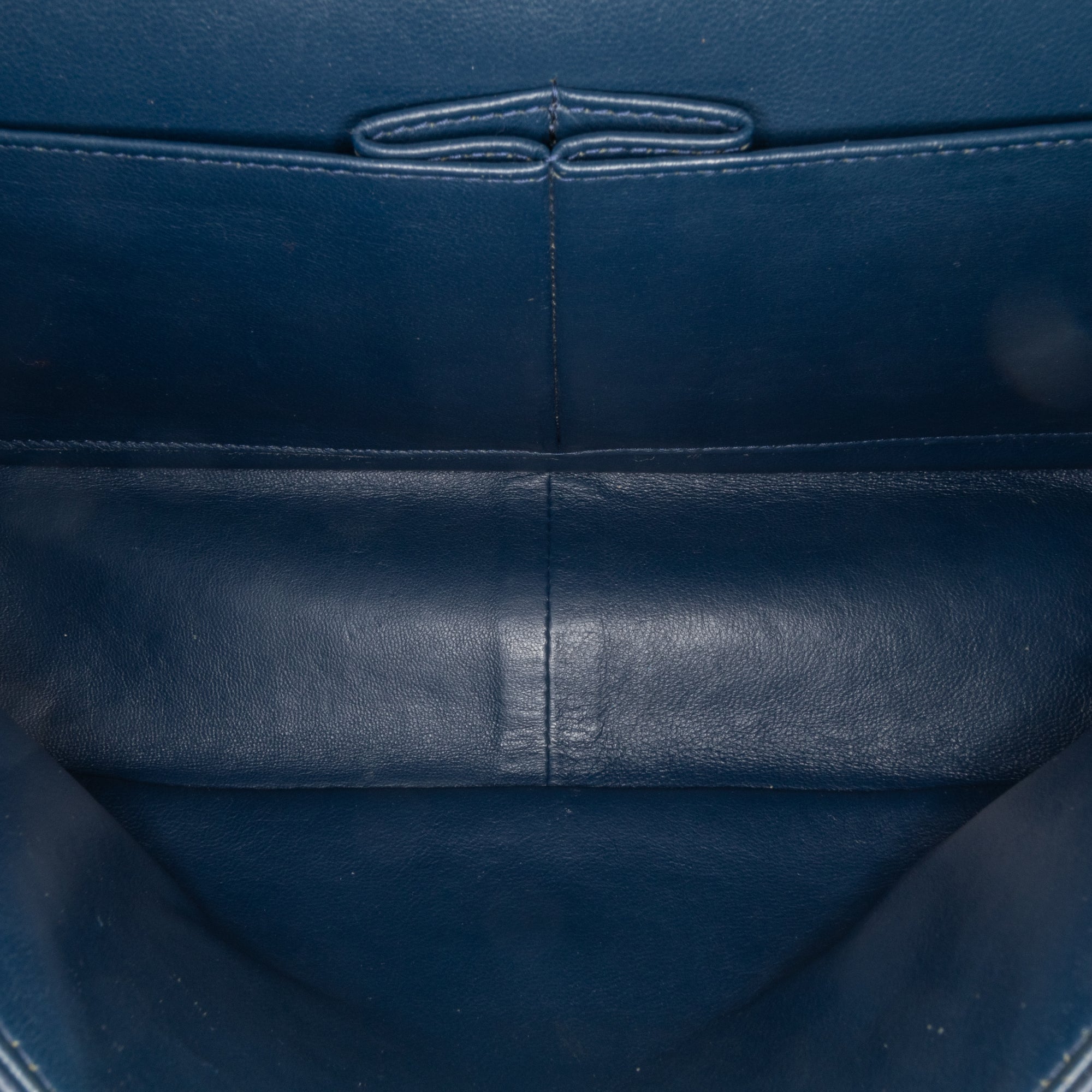 Chanel | Pre-Owned Jumbo Classic Caviar Double Flap | Blue