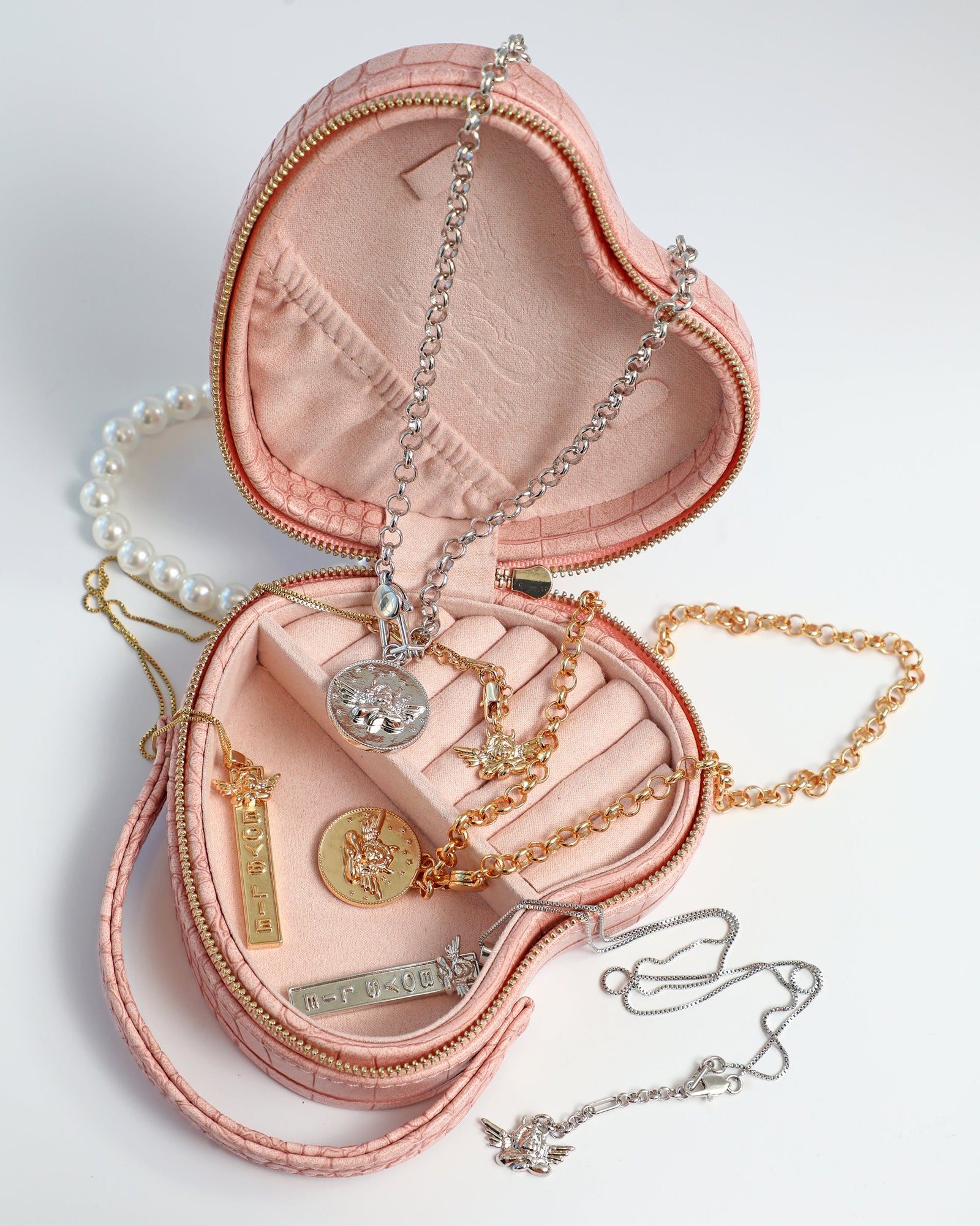 The Boys Lie Heart Jewelry Case | Pink