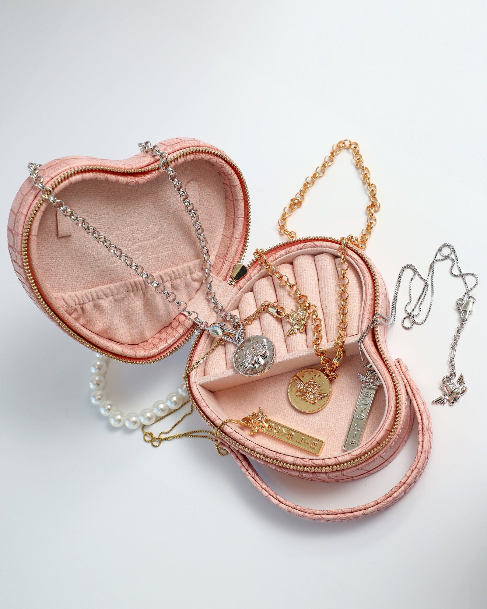 The Boys Lie Heart Jewelry Case | Pink