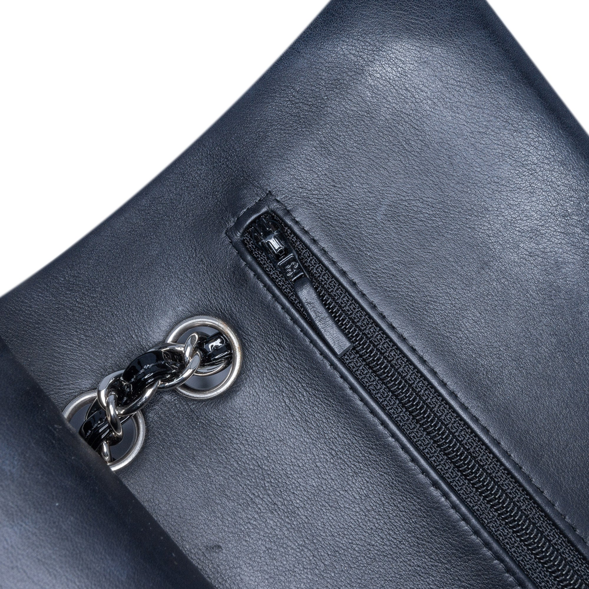 Chanel | Pre-Owned Medium Classic Chevron Patent Double Flap - I | Black