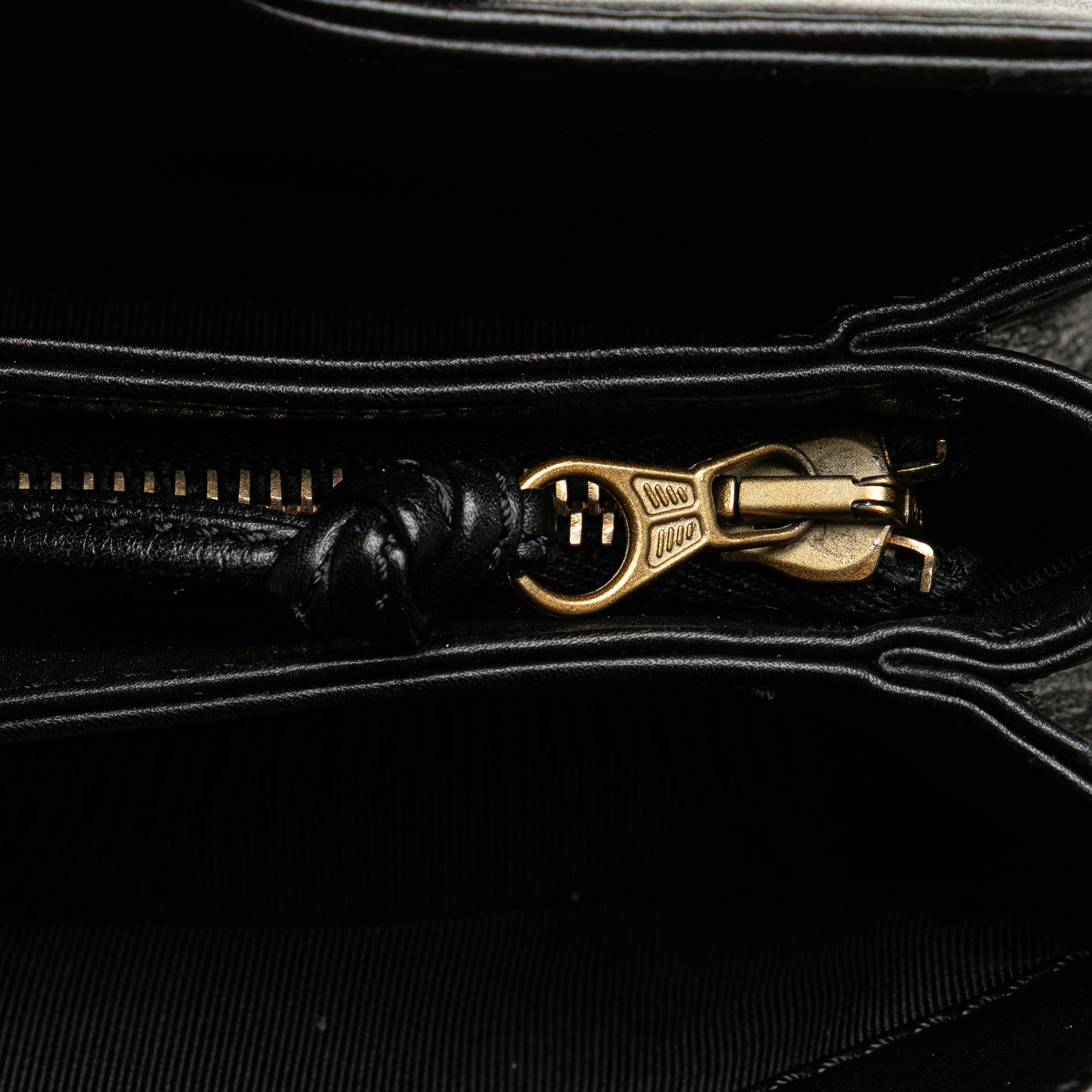 Chanel | Pre-Owned CC Lambskin Tortoise Handle Tote | Black