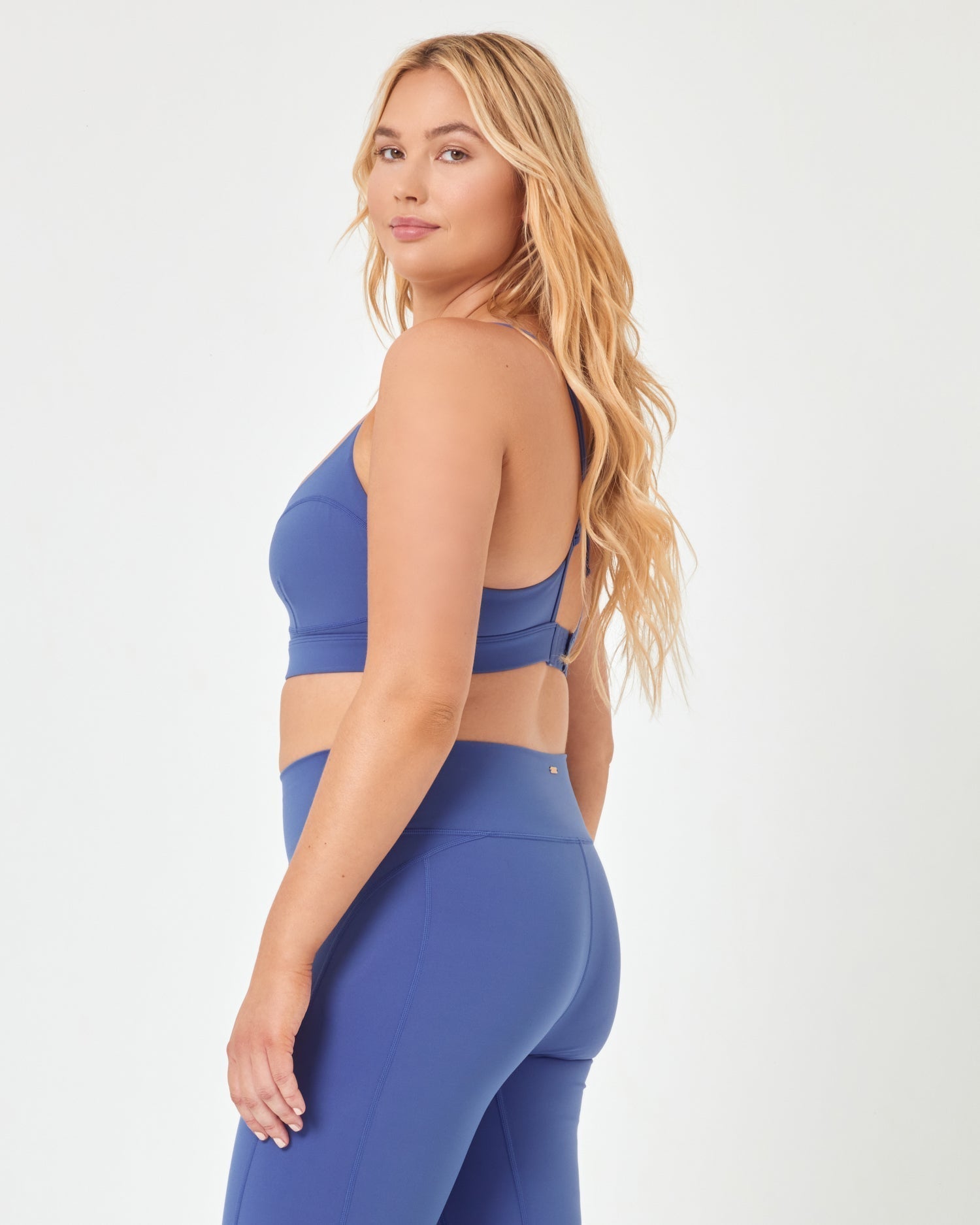 True Blue | Model: Sydney (size: XL)