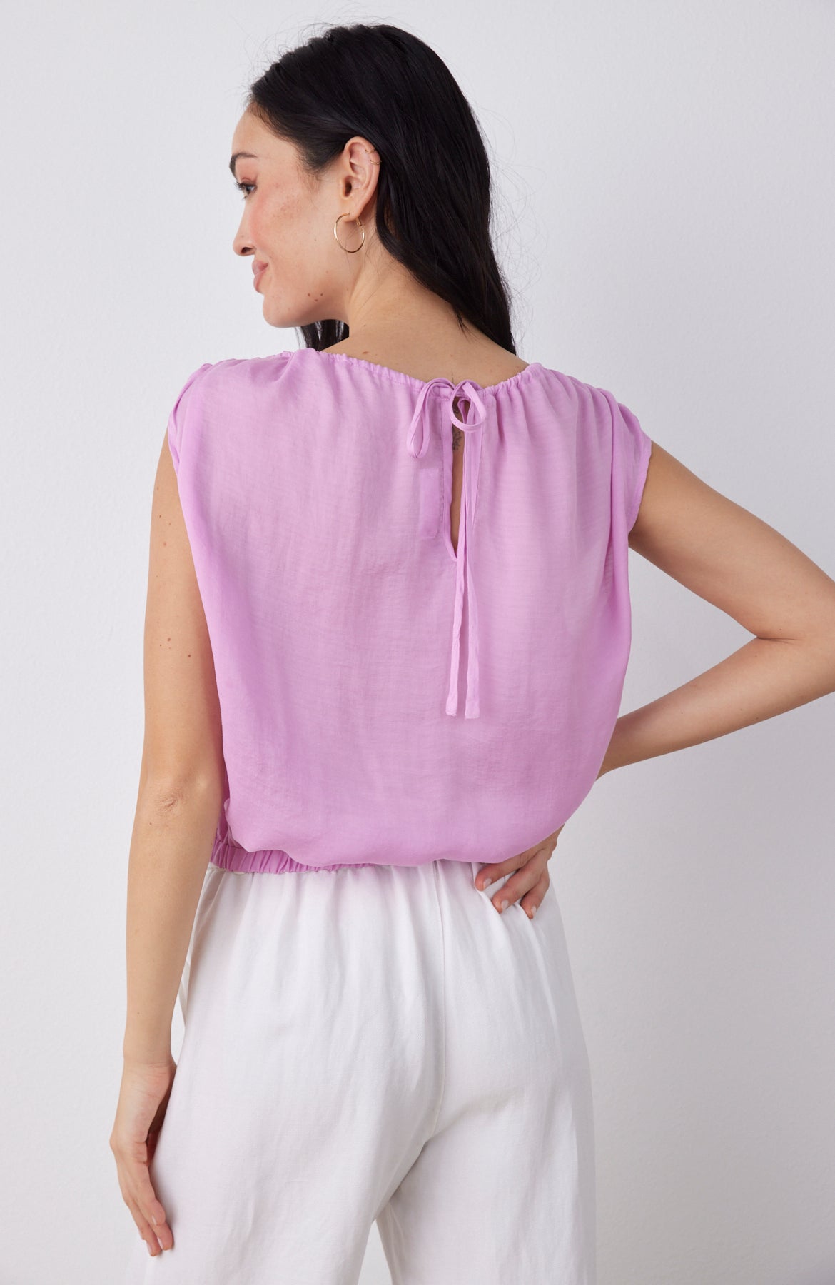 Shirred Shoulder Keyhole Back Tee | Orchid Glow