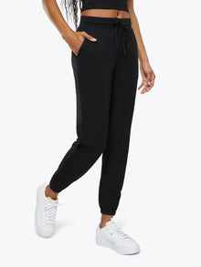 Runway Jogger | Black Slim-Fit Aeroflite