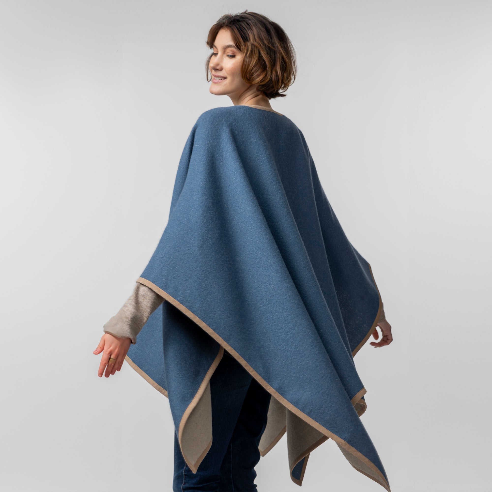 Unisex | Vienna Cape | English Manor / Light Taupe