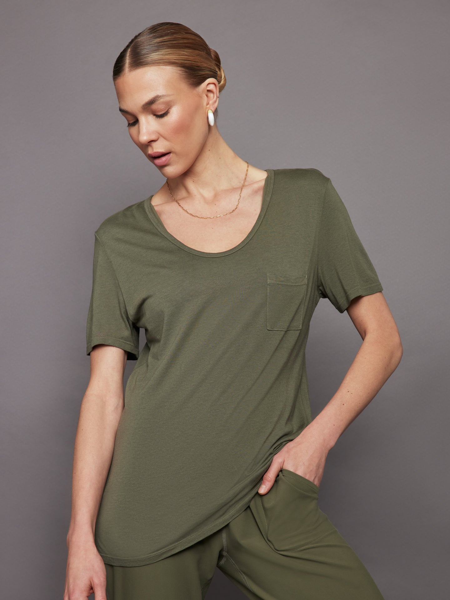 Carbon38 | Short Sleeve Pocket Tee | Olive