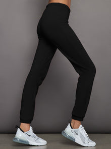 Carbon38 | Slim Leg Sweatpant | Black