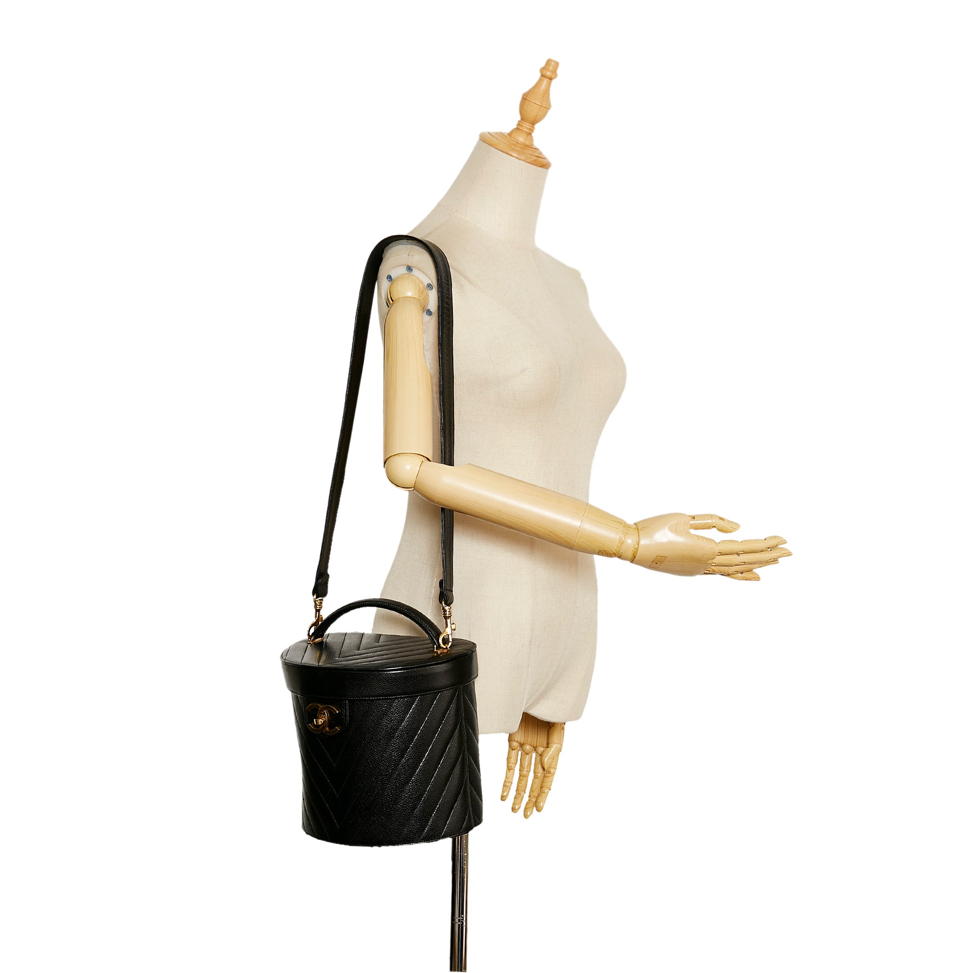 Chanel | Pre-Owned CC Caviar Leather Vanity Bag | Black