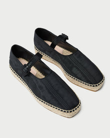 Color: Black