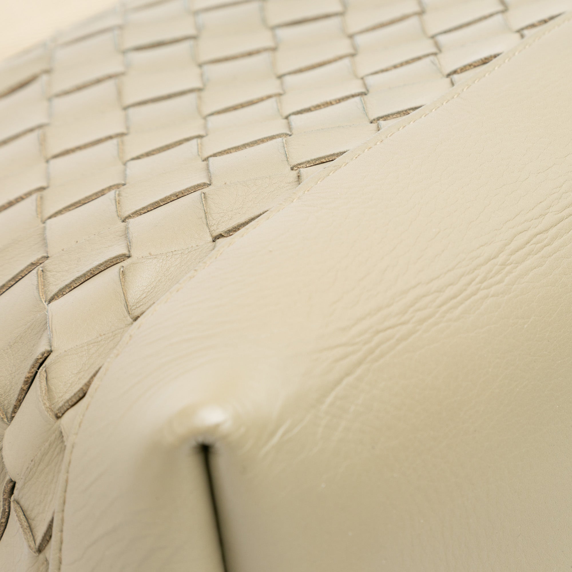 Bottega Veneta | Pre-Owned Nappa Intrecciato Fold Over Crossbody | Brown/Beige