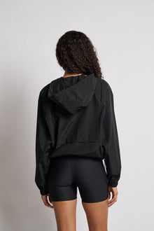 Soul by SoulCycle | Cropped Windbreaker | Black