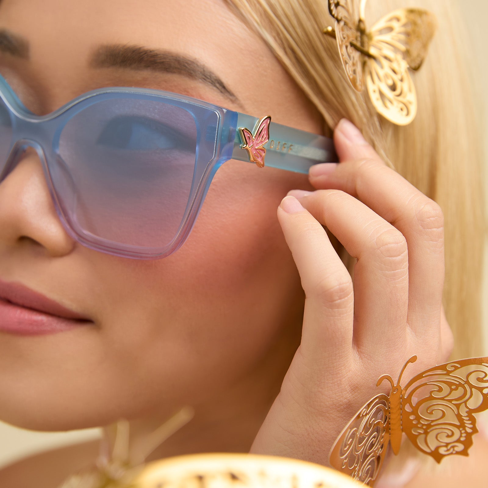 Womens | Glinda Upland Butterfly Sunglasses | Iridescent Pastel Blue | Lavender/Opalescent Gradient Pink Lenses