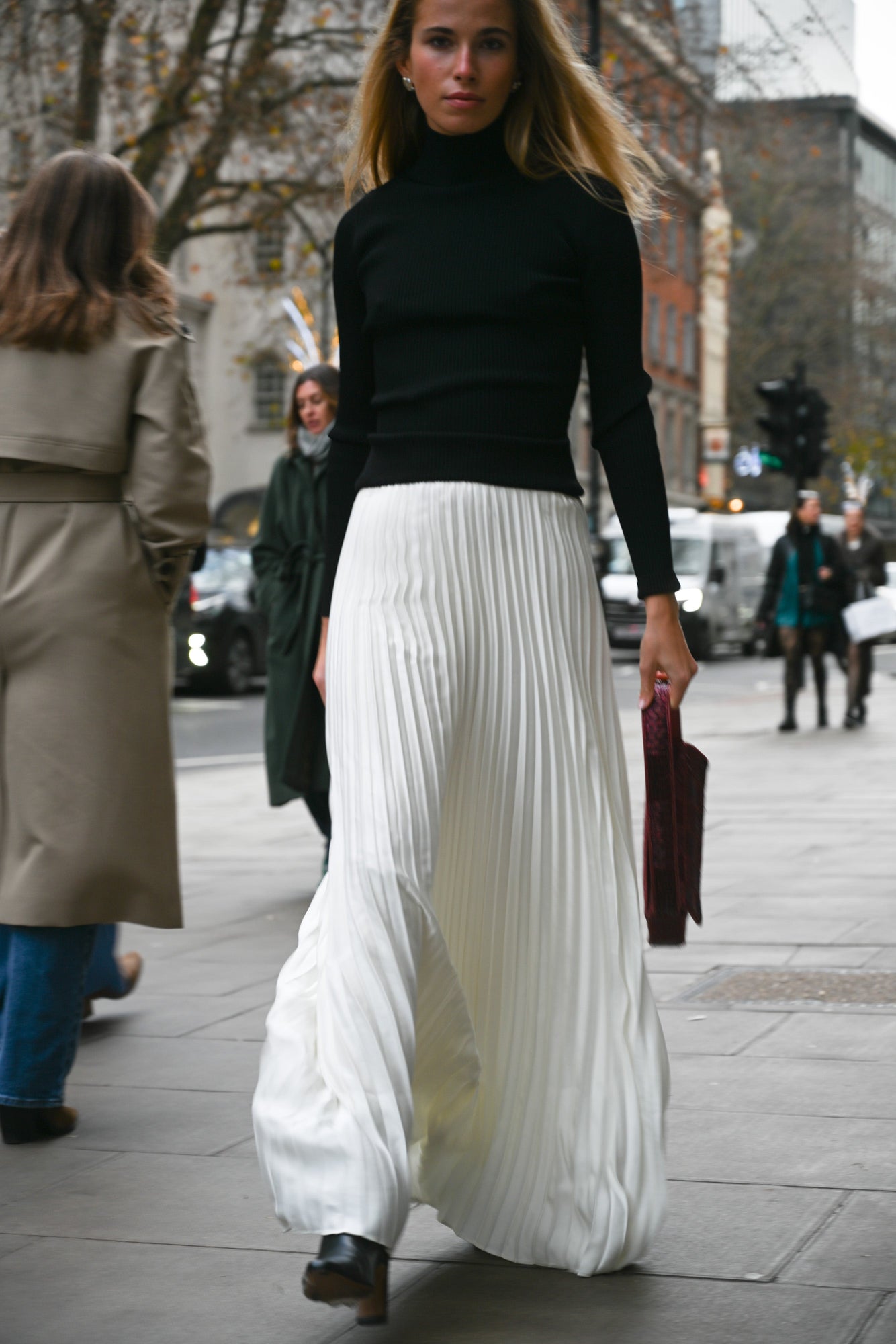 Aziel Pleated Dress | Black & White