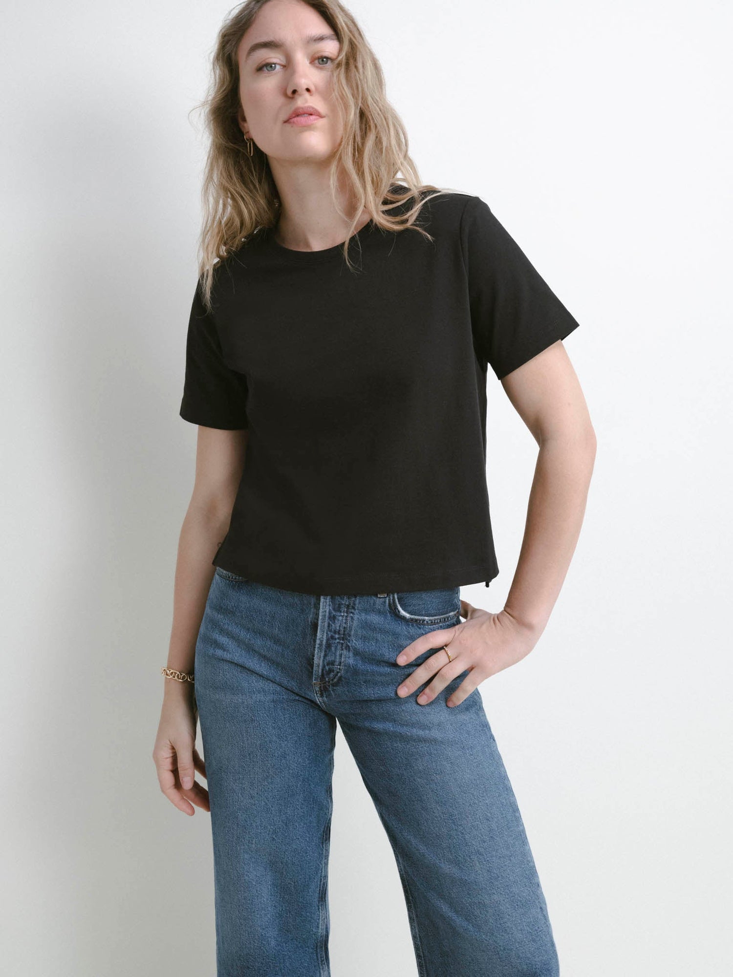 Lively Shoulder Tee | Black