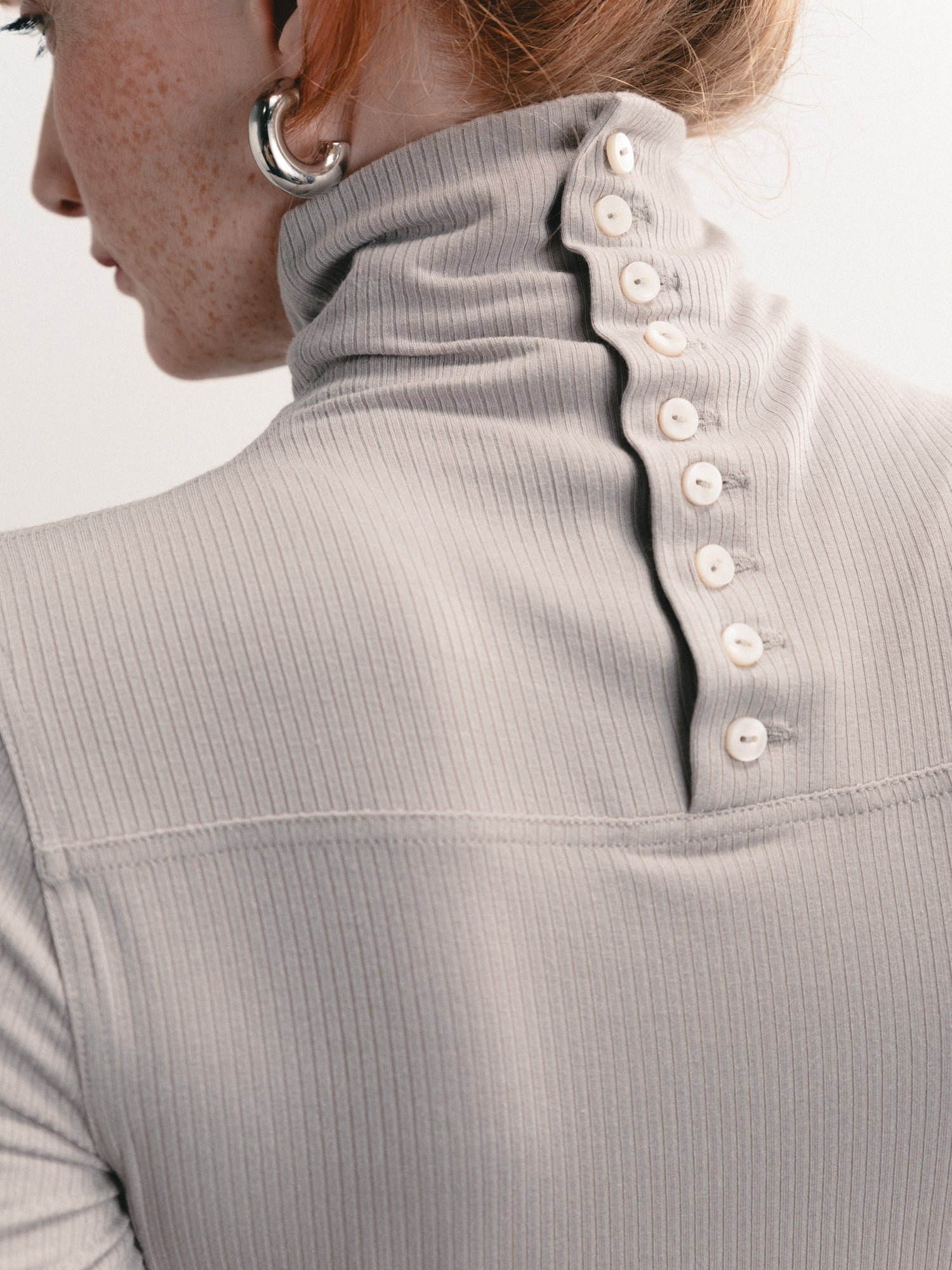 Halo Turtleneck | Pebble