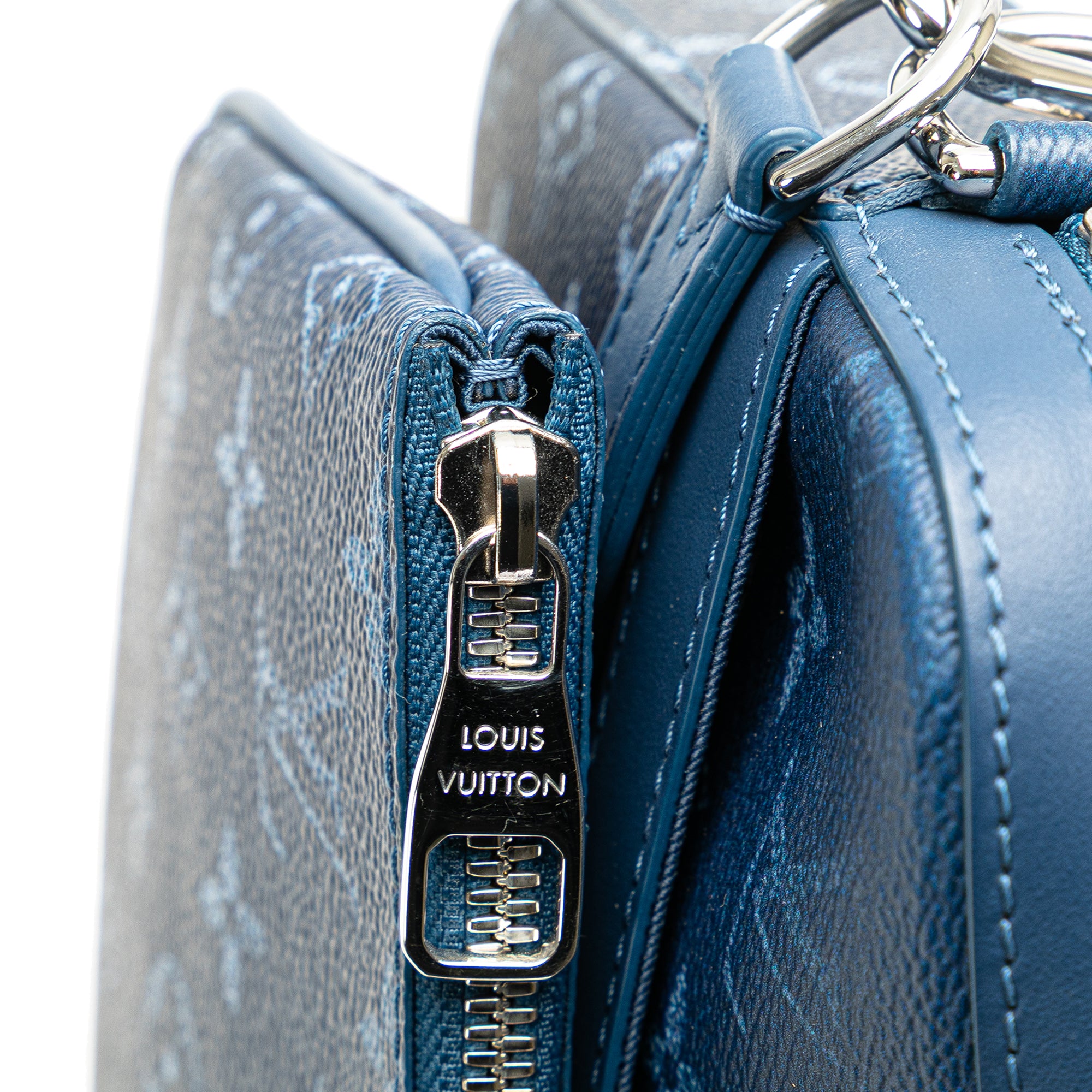 Louis Vuitton | Pre-Owned Monogram Gradient Trio Messenger | Blue/Navy