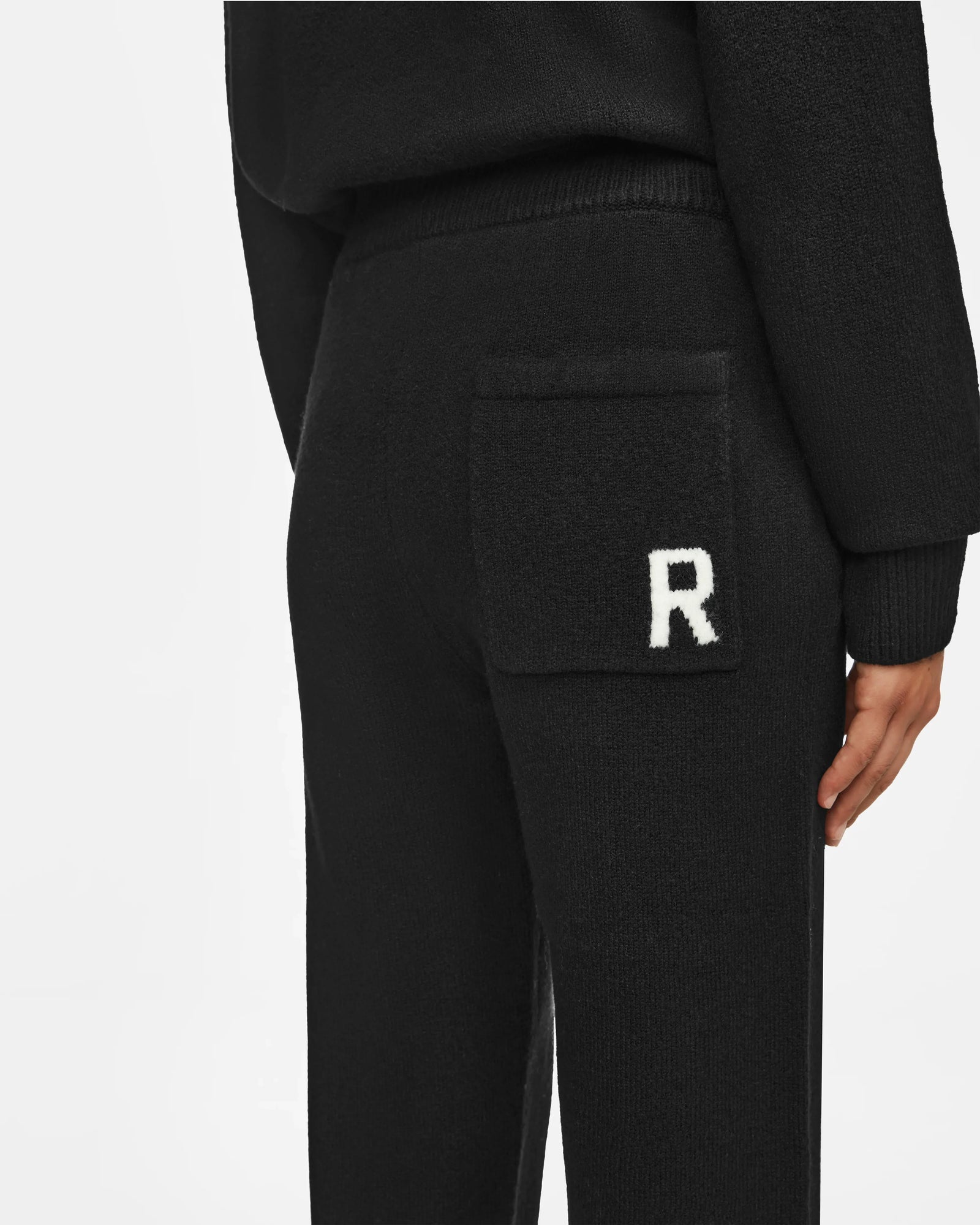 Unisex | GEIGER Knit Sweater | Black