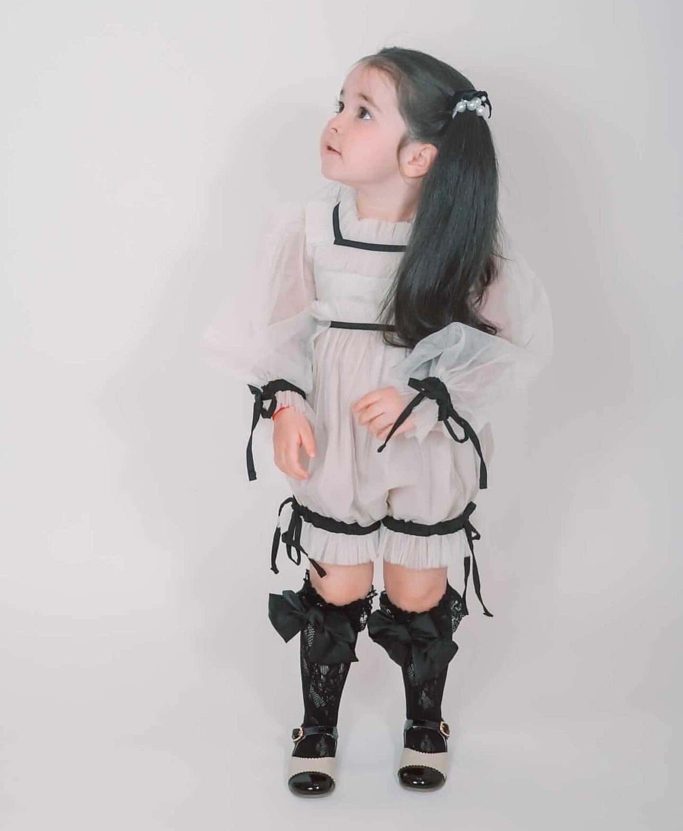 Girl | Coco Pearl Hair Scunchie | White & Gold