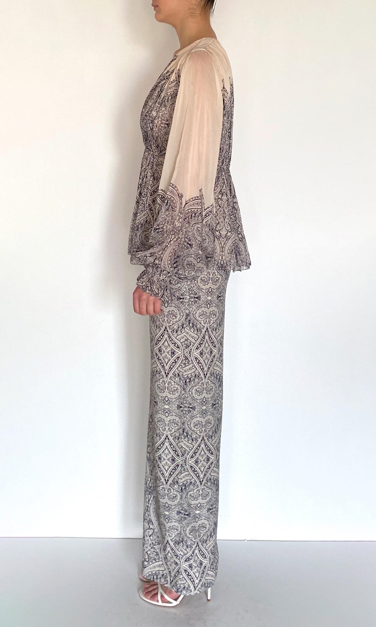 Hemant And Nandita | Chavi Viscose Flat Chiffon Gathered Top | Eggshell