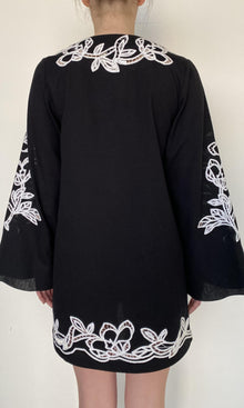 Hemant And Nandita | Daha Cotton Linen Kaftan | Black White
