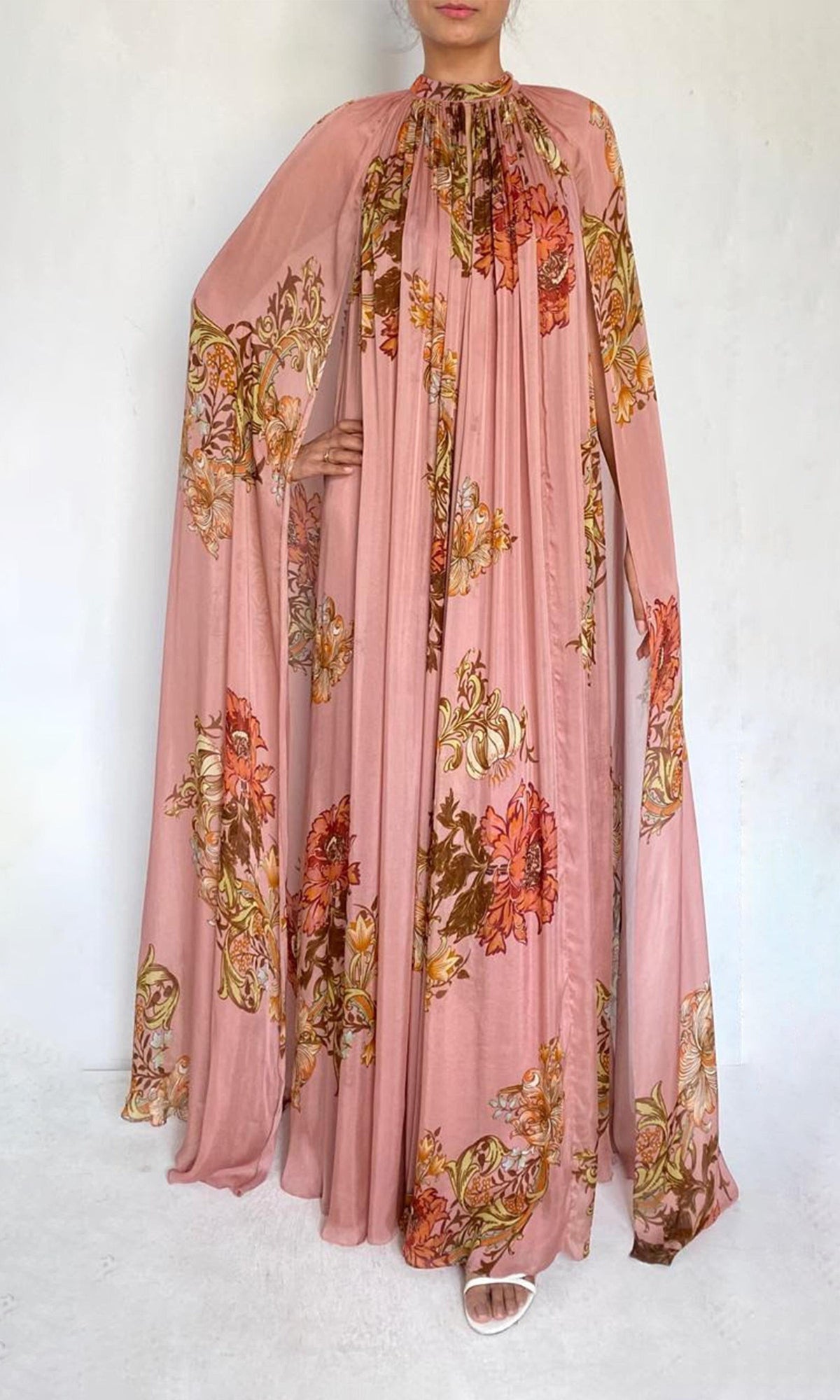 Hemant And Nandita | Sula Viscose Flat Chiffon Maxi Kaftan With Cape | Dusty Pink