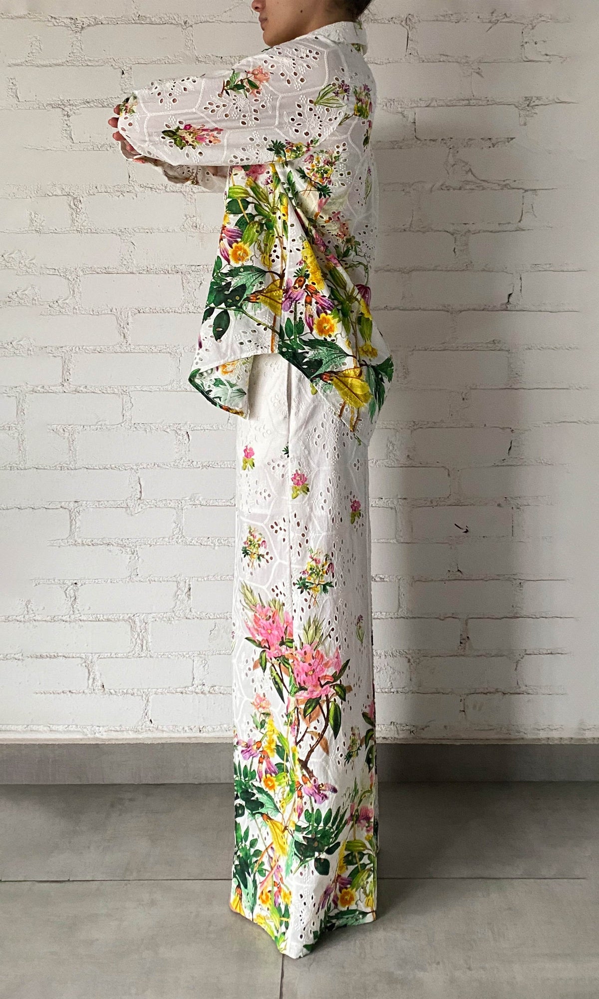 Hemant And Nandita | Taha Cotton Schiffli Oversized Shirt With Cami | White Floral
