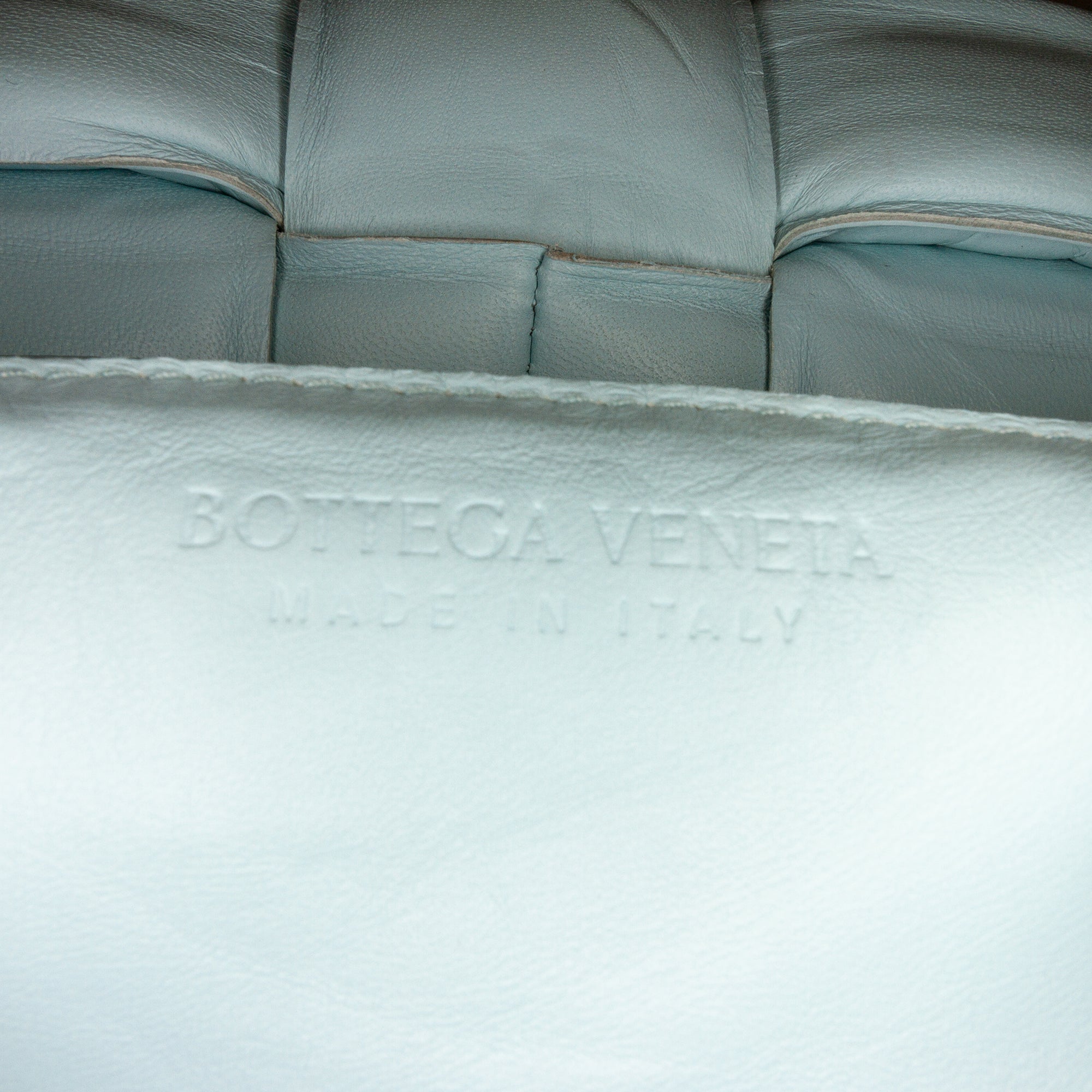 Bottega Veneta | Pre-Owned Nappa Intrecciato Padded Cassette Crossbody - II | Blue/Light Blue