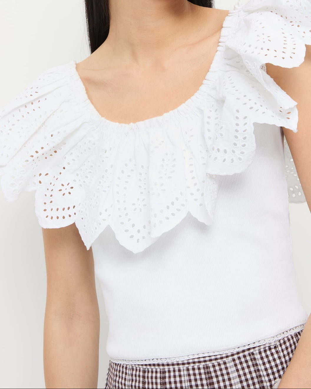 Color: White
