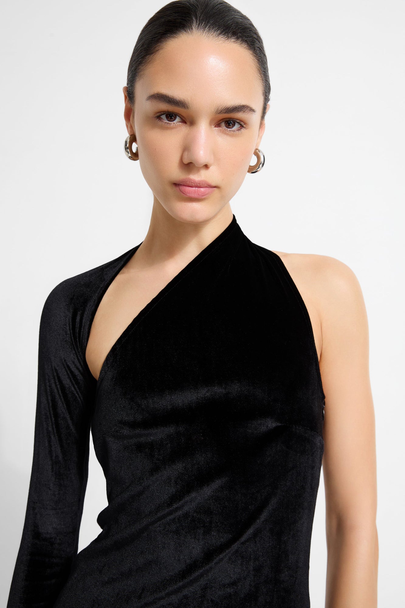 Manhattan Velvet Slit Gown | Black Velvet