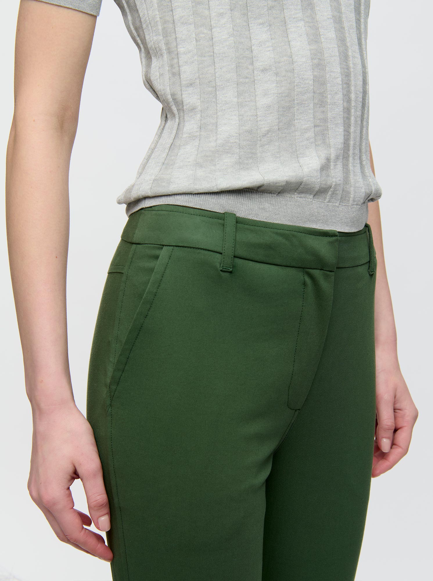Mila Cropped Pant | Military