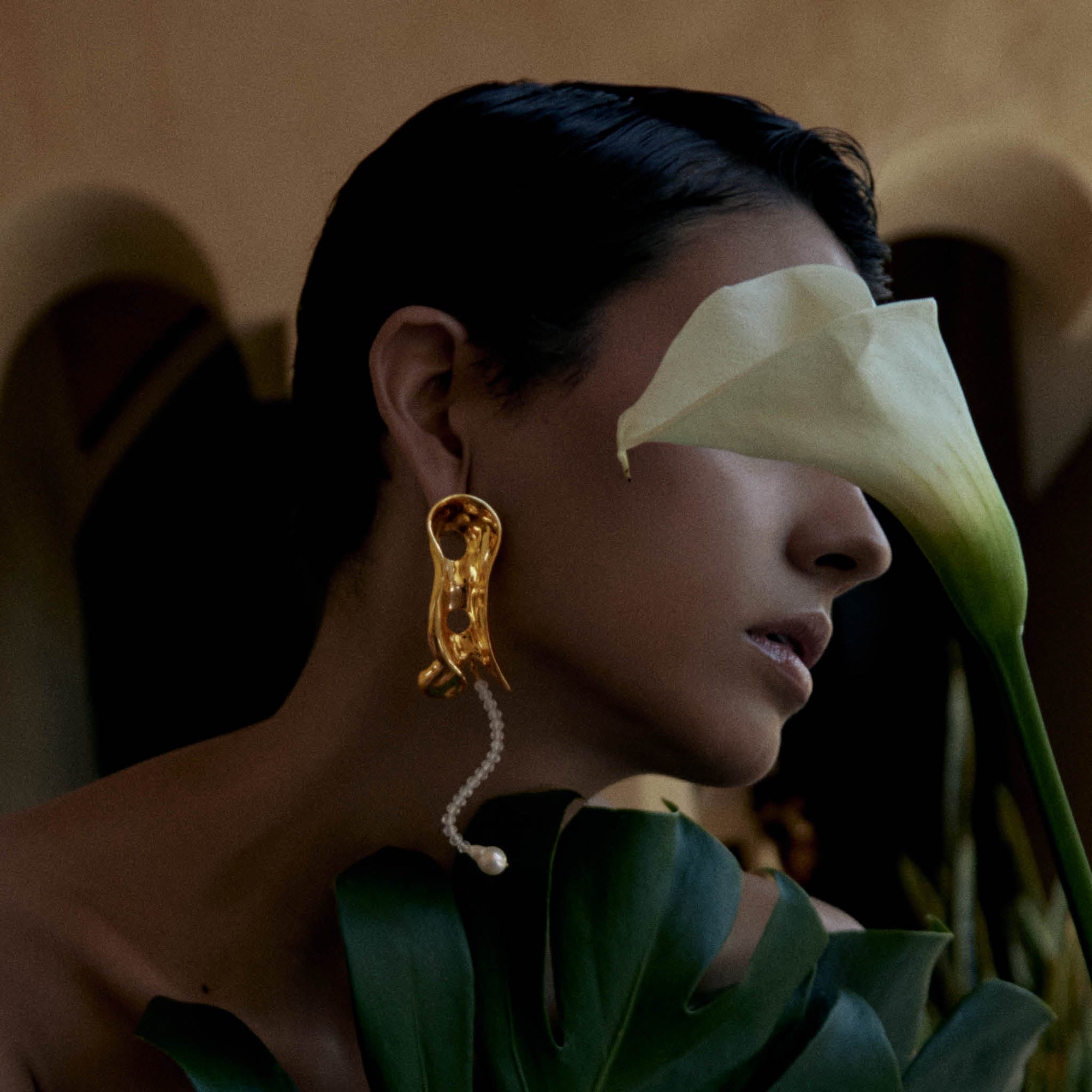 Penna Earring | 18K Gold Plated | Freshwater Pearls/Topaz