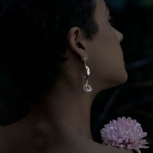 Cochlia Mini Earring | Silver | Topaz