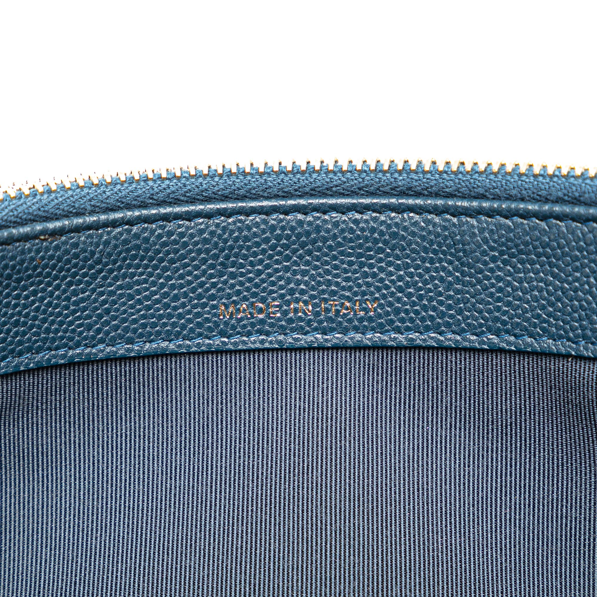 Chanel | Pre-Owned Quilted Caviar Clutch with Chain | Blue/Navy