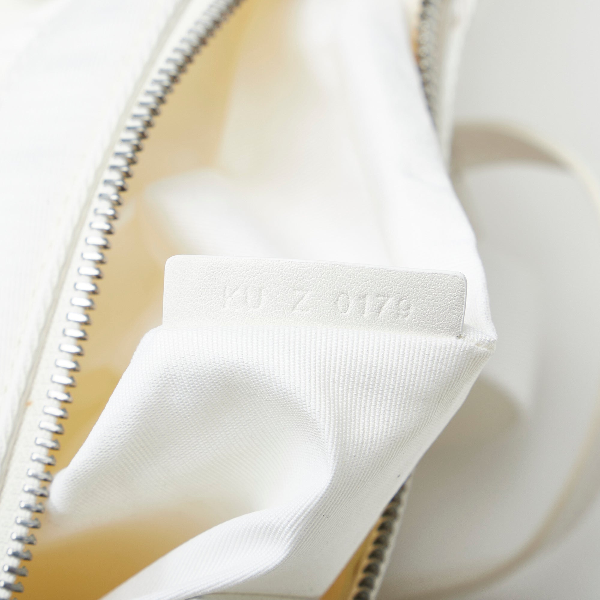 Givenchy | Pre-Owned Downtown Bow Backpack | White