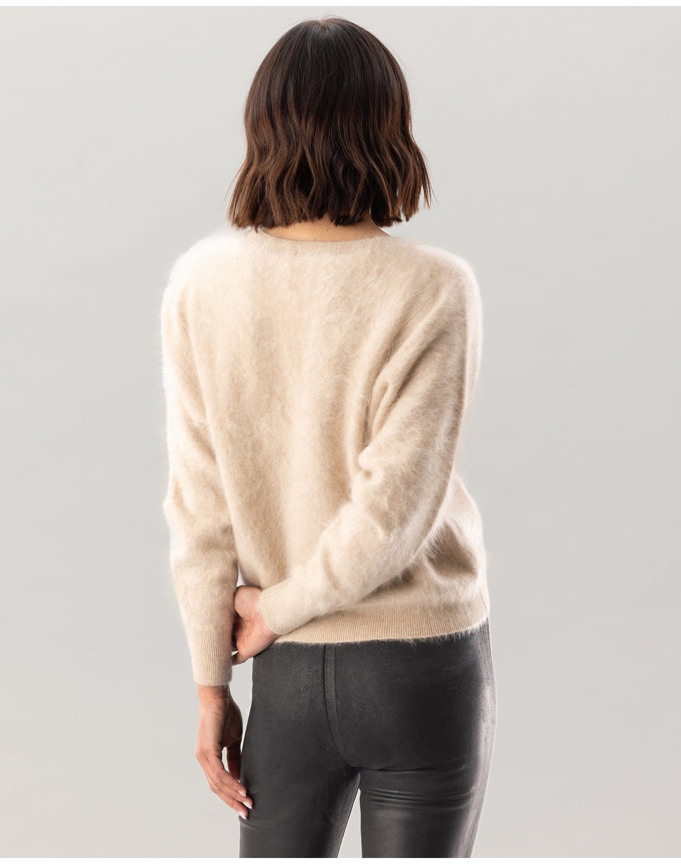 Nomad1942 | Women | Brushed Cashmere Sedgwick Sweater | Latte