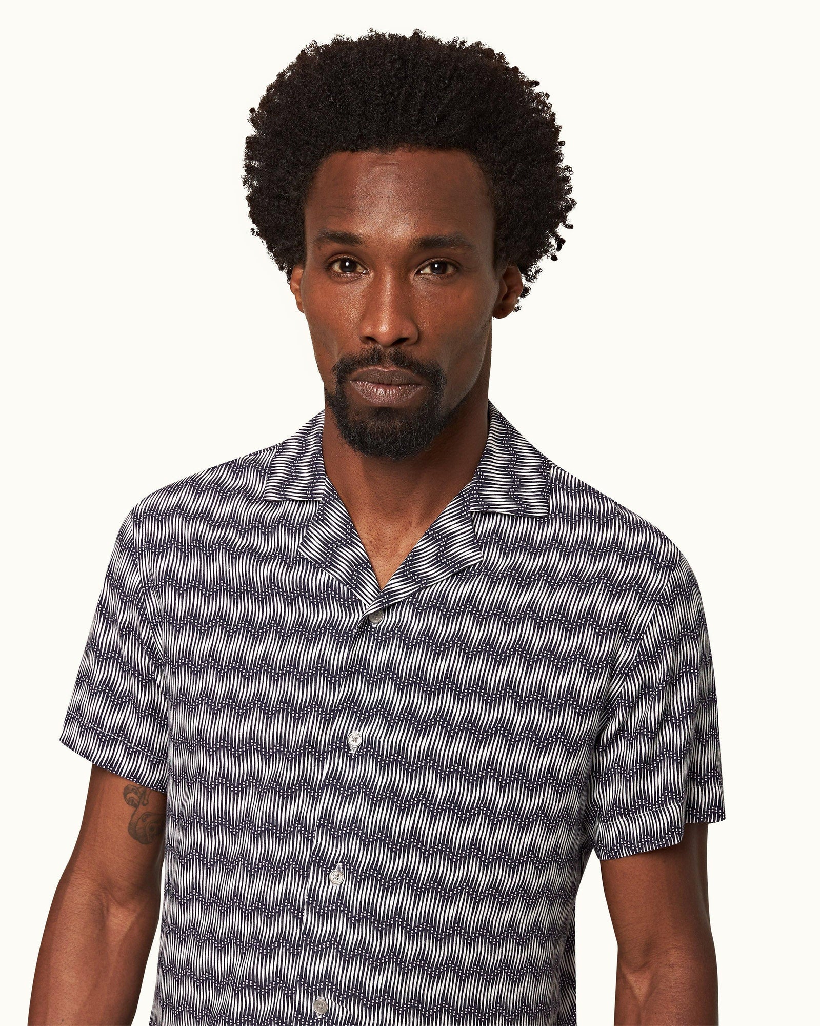 Night Iris/White Capri Collar Chevron Shirt | Night Iris/White