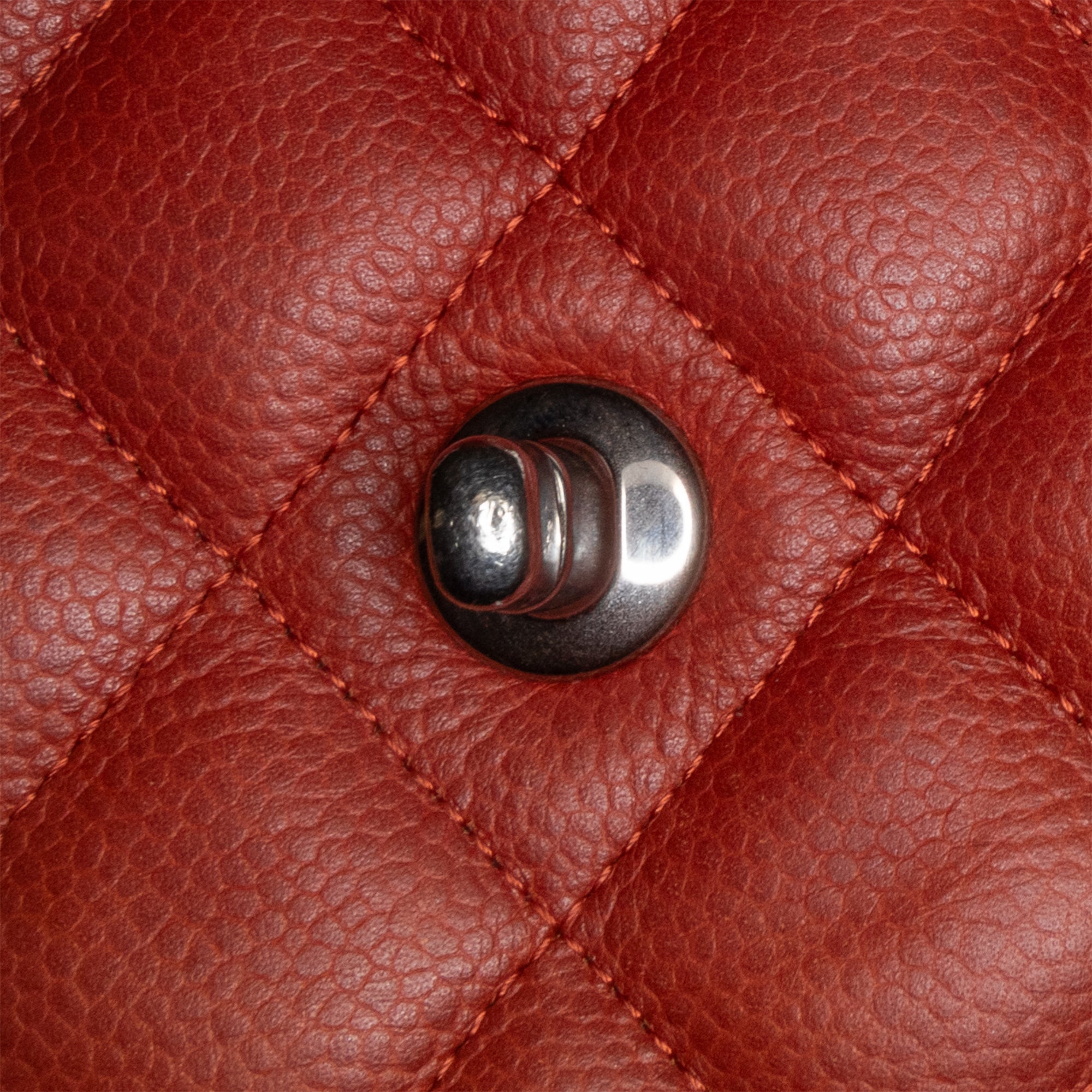 Chanel | Pre-Owned Jumbo Classic Caviar Double Flap | Red