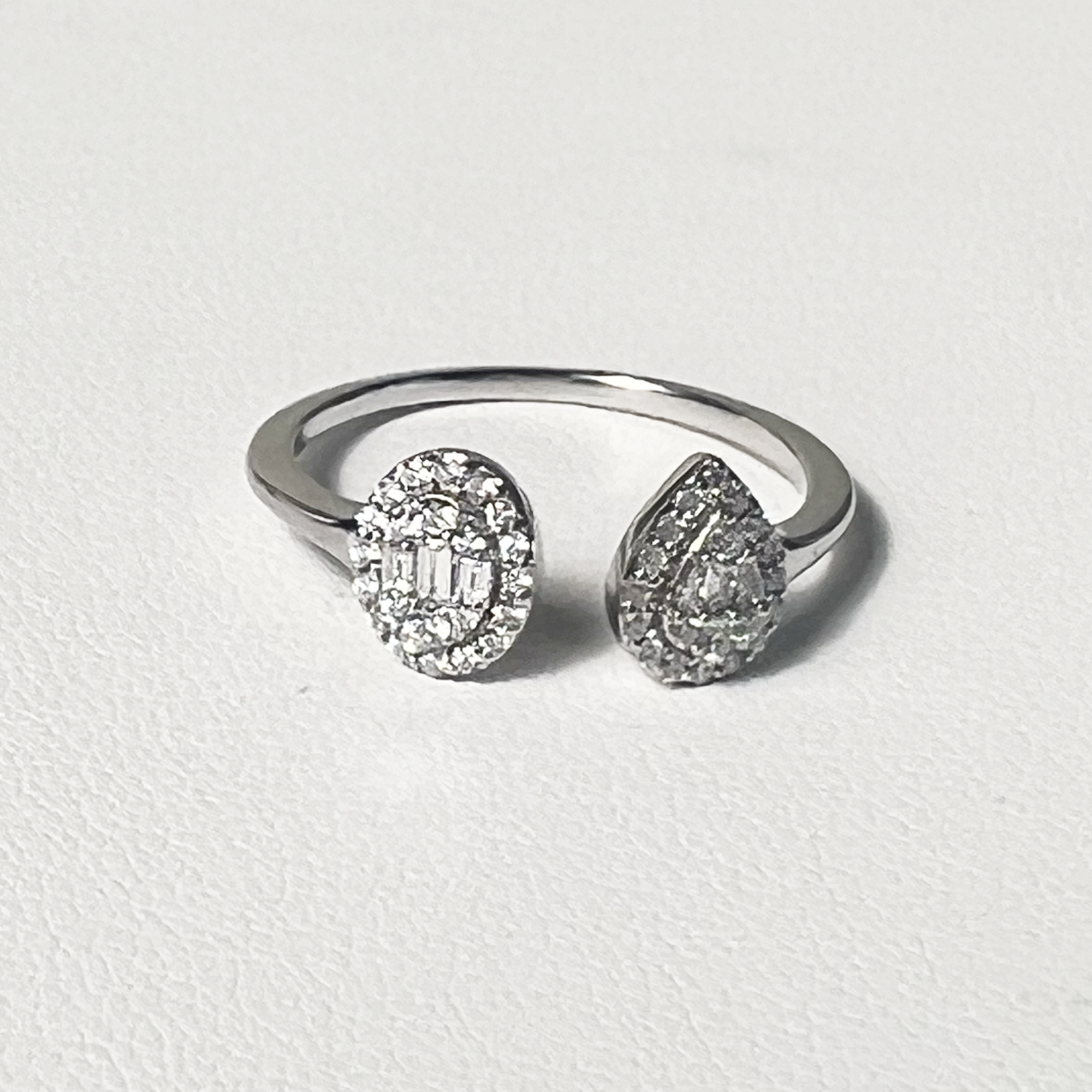 Oval Opulence Toi et Moi Ring | 10K Yellow Gold | 0.23 CTW (Approx) White Diamond