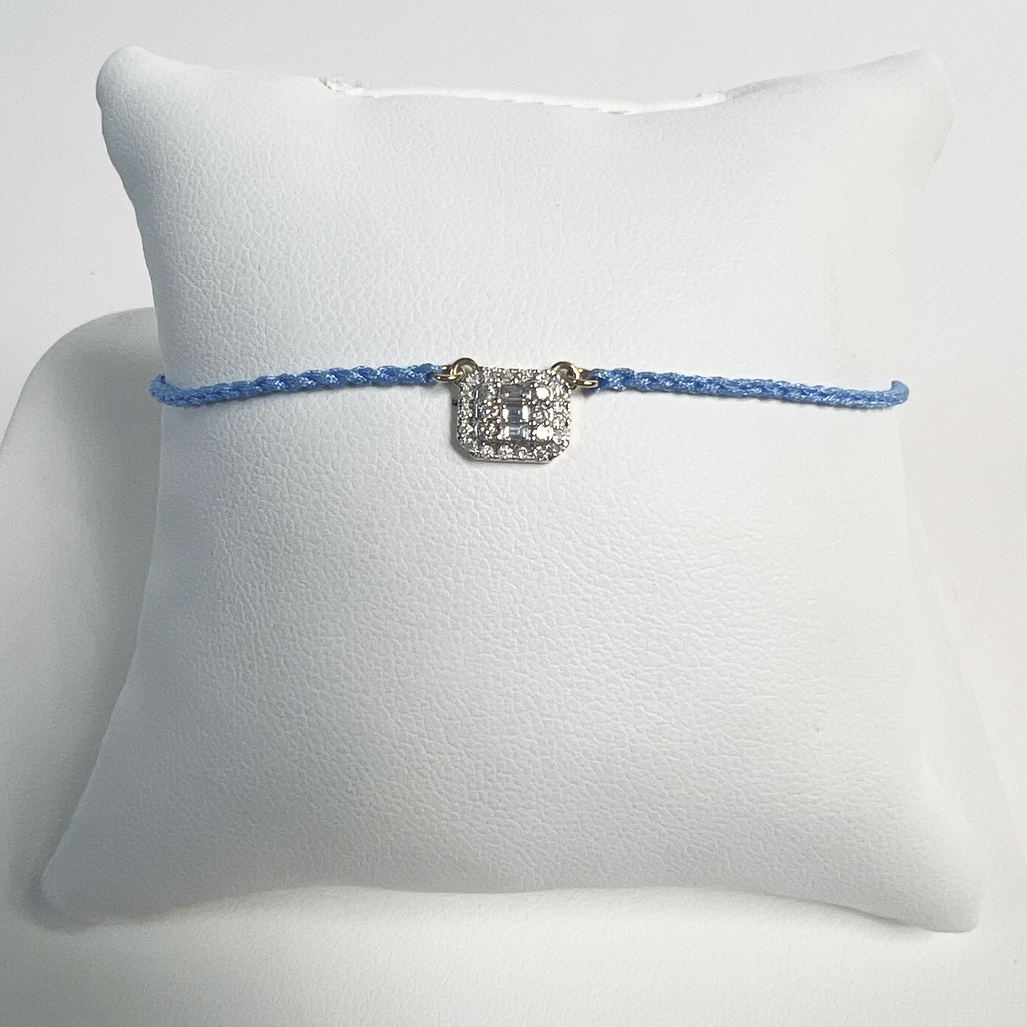 Diamond Strength in Solitude Bracelet | 10K Yellow Gold | Blue