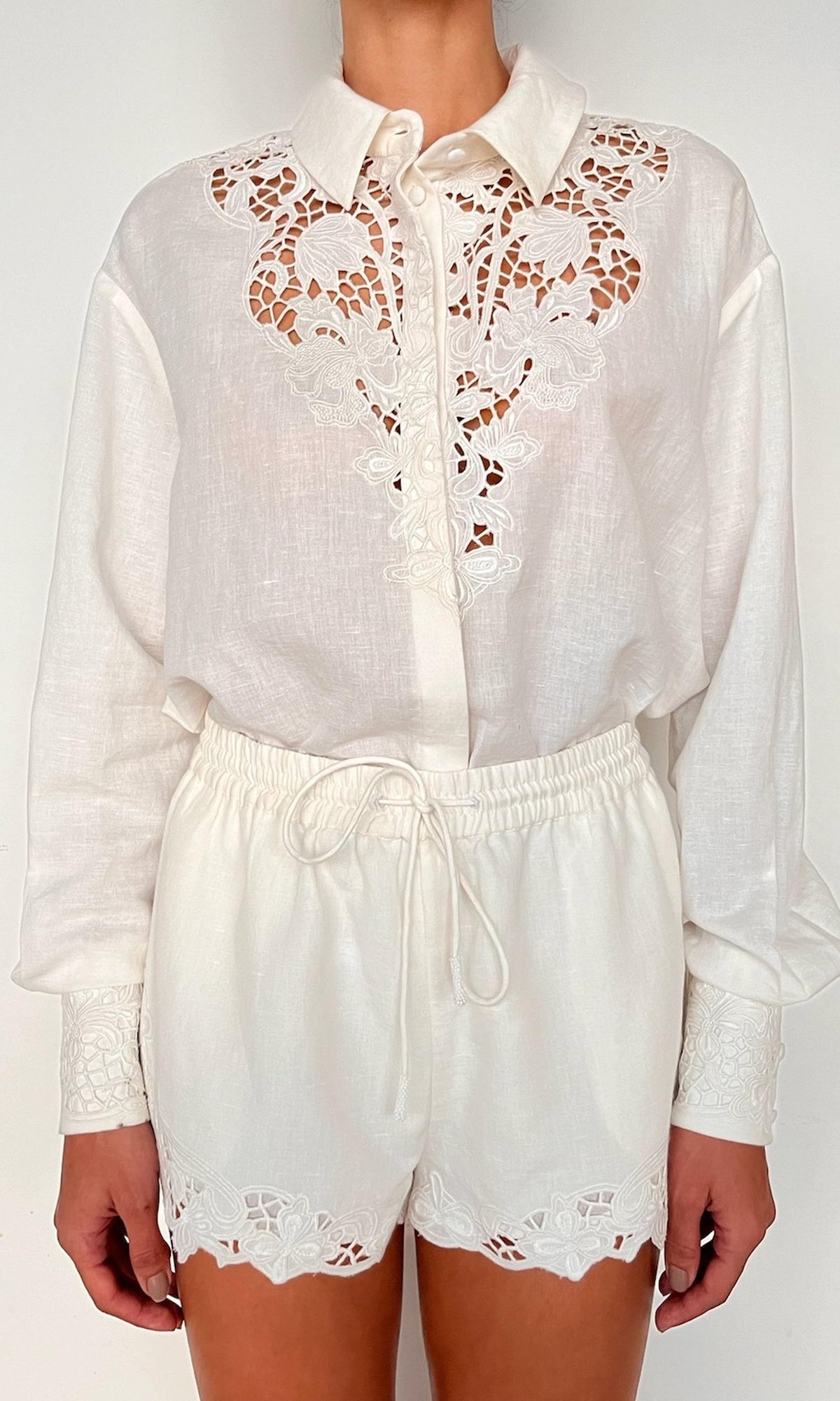 Rococo Sand | Eli Thin Linen Cotton Embroidered Shorts | White