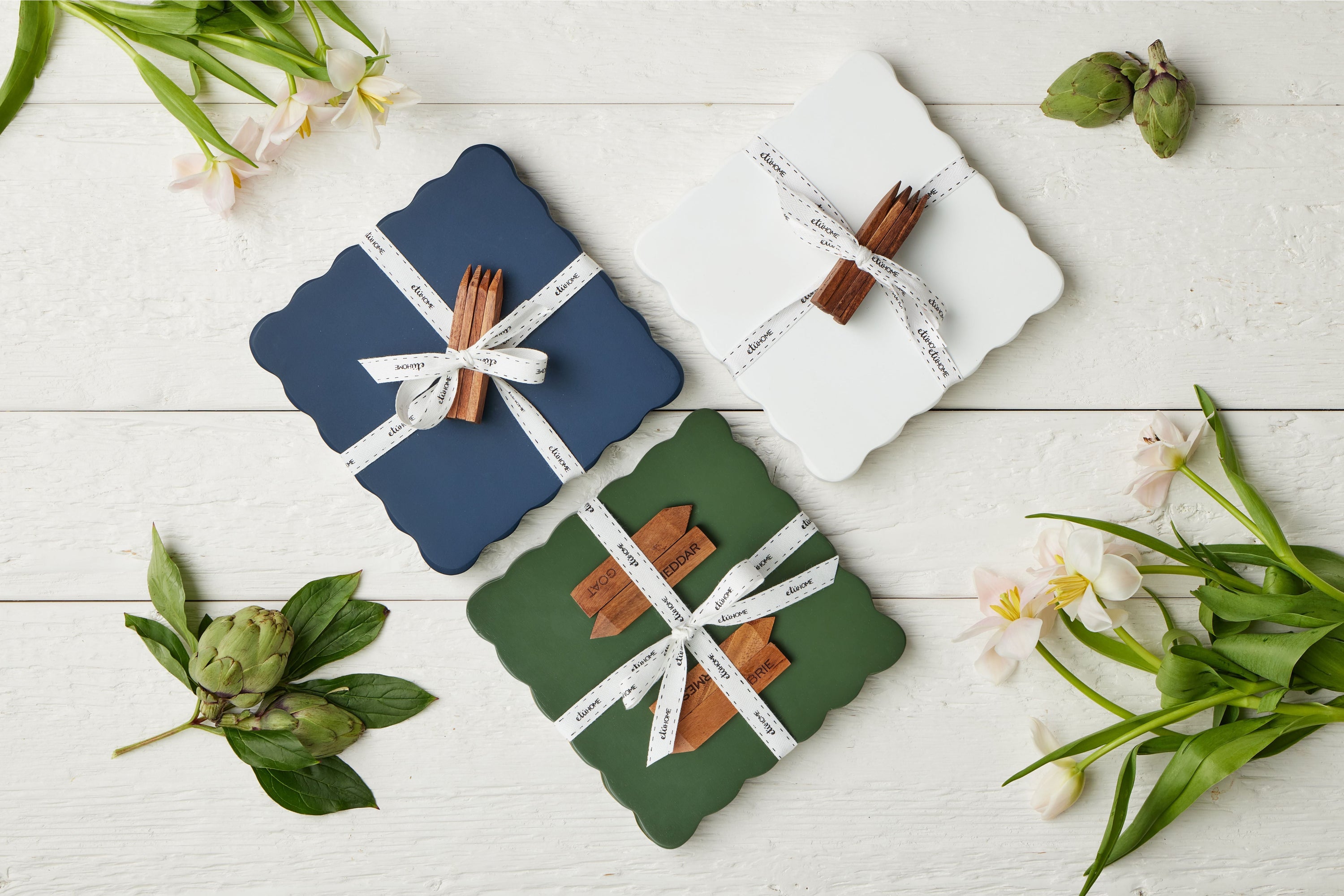 Square Scalloped Cheese Board with Cheese Markers | White | Small