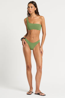 Zuri Crop | Martini/Black
