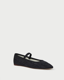 Color: Black/Black