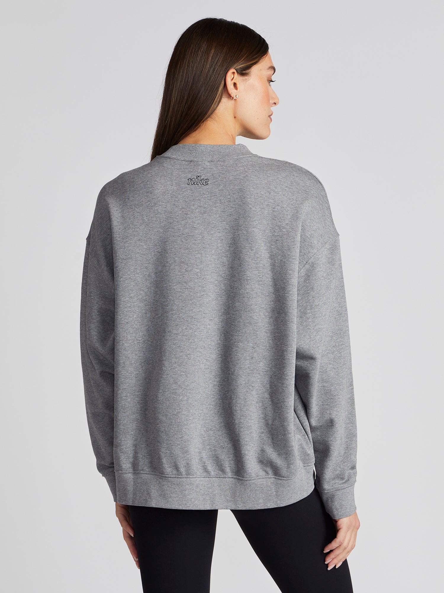 Nike | Graphic Crewneck | Carbon Heather/Black