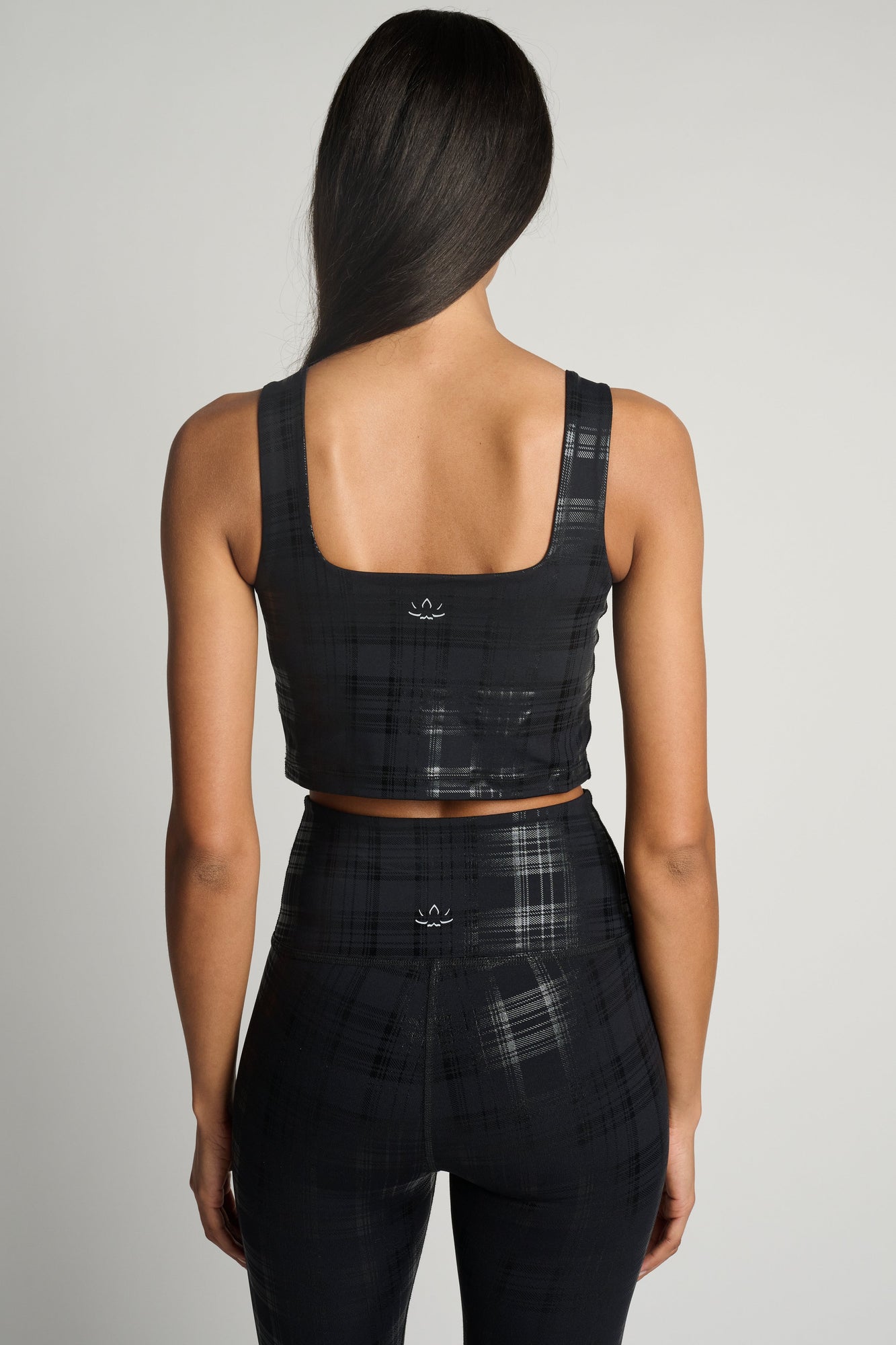 Beyond Yoga | Studio High Cropped Tank | Plaid Foil Black