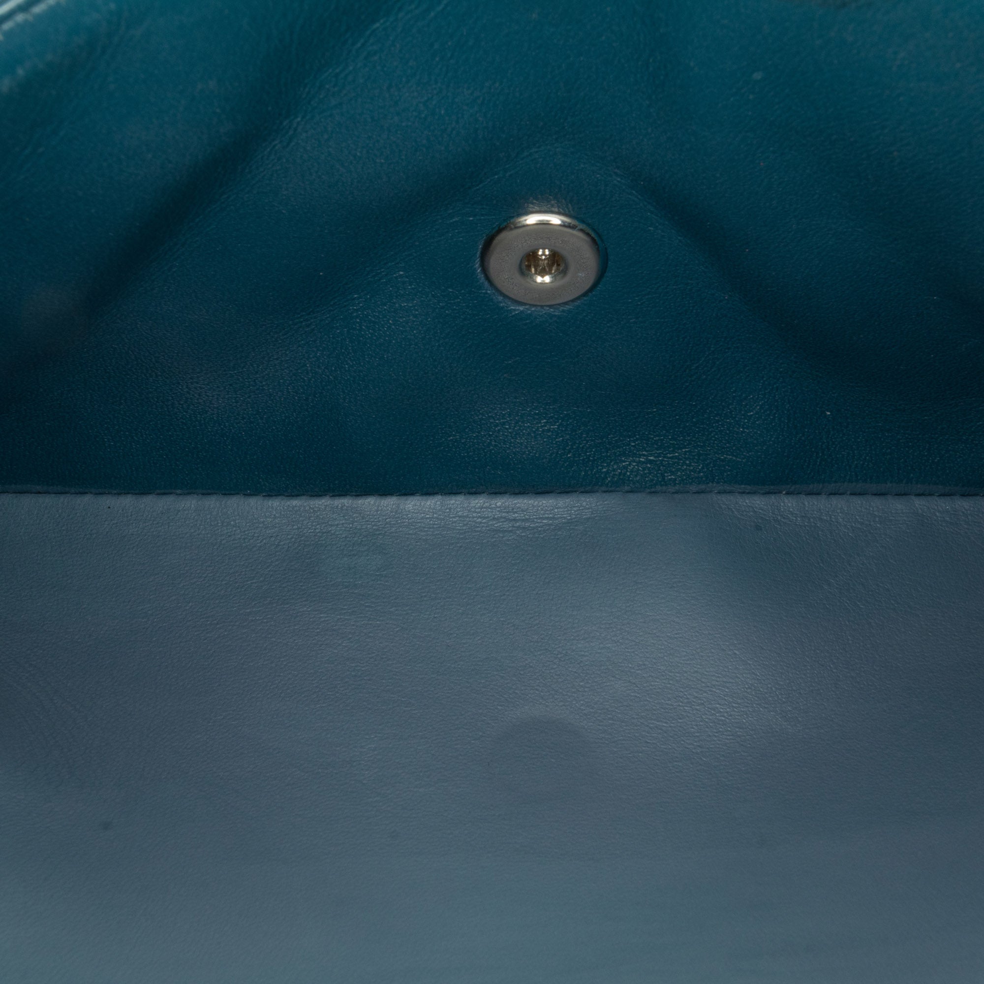 Chanel | Pre-Owned Jumbo Classic Lambskin Double Flap - I | Blue/Dark Blue